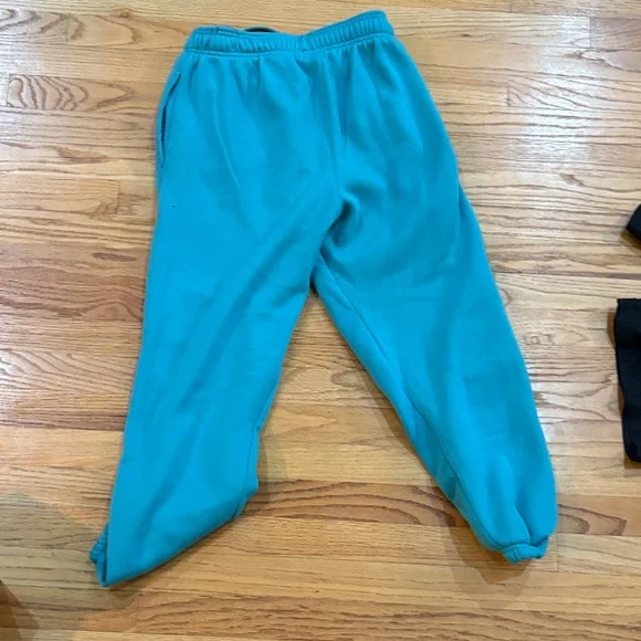 NBA men’s Blue Joggers with Logo - Picture 3 of 3